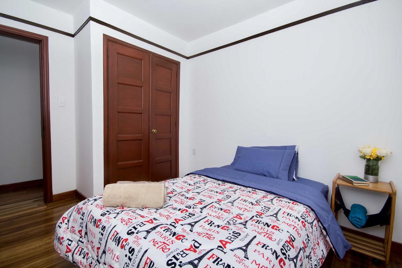 House For Groups - The Hostel Project Богота Екстериор снимка