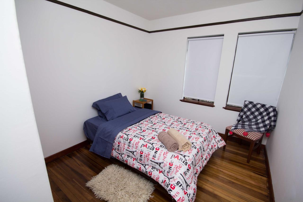 House For Groups - The Hostel Project Богота Екстериор снимка